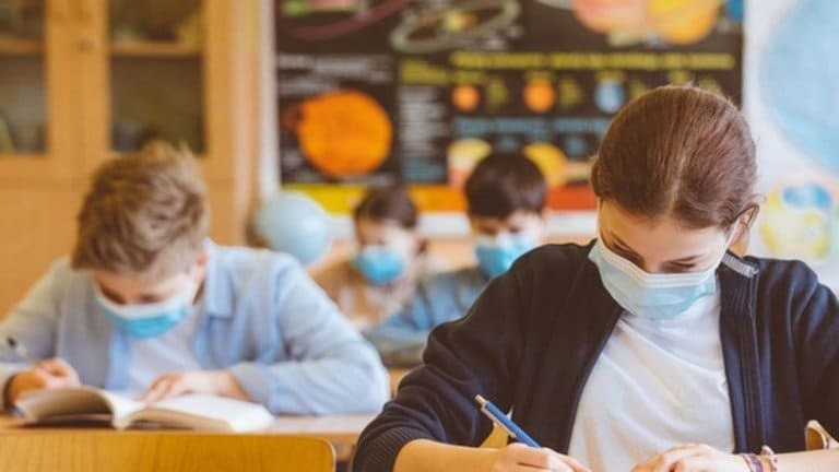 لطلاب الثانوية في تركيا.. التربية تعلن موعد التعليم المباشر 