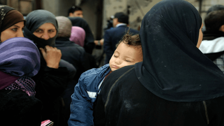 تقرير: المساعدات الأممية دخل الفلسطينيين شبه  الوحيد بسوريا