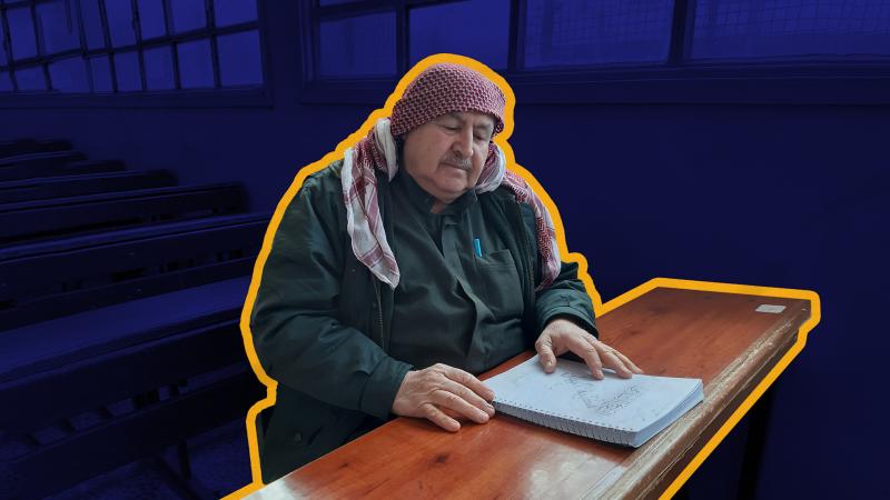 بعد انقطاع 50 عاماً.. سبعيني يعود إلى مقاعد الجامعة 