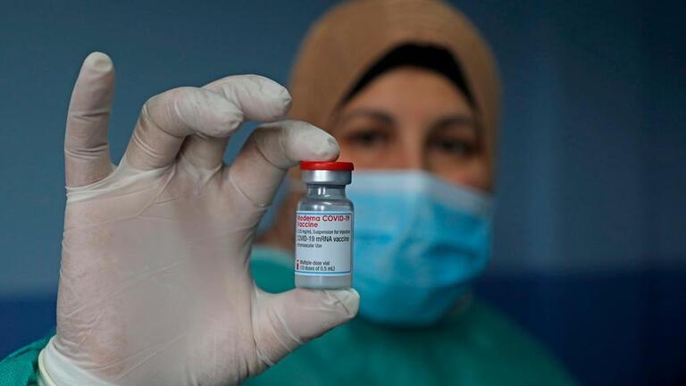 لقاح كورونا يصل إدلب في أيار وهذه مخاطره
