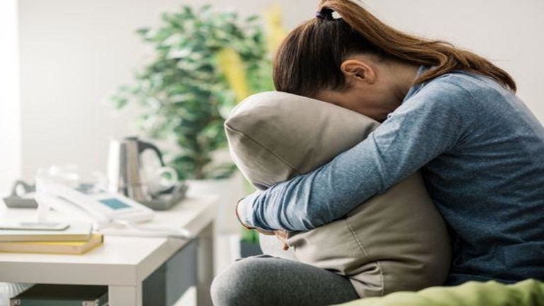 المرض النفسي.. أثره على المرأة وكيف نتخلص من وصمته الاجتماعية؟