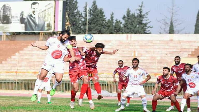 لاعب سوري يشارك في مباريات الدوري الكروي رغم إصابته بكورونا 