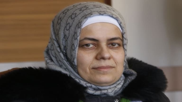 وزيرة في الحكومة المؤقتة تقدّم استقالتها.. وتعد بكشف 
