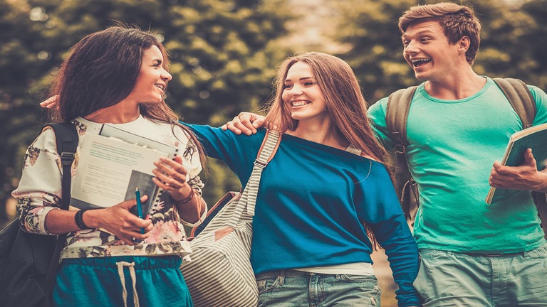 أربع نصائح للاحتفاظ بعلاقتك مع أصدقائك