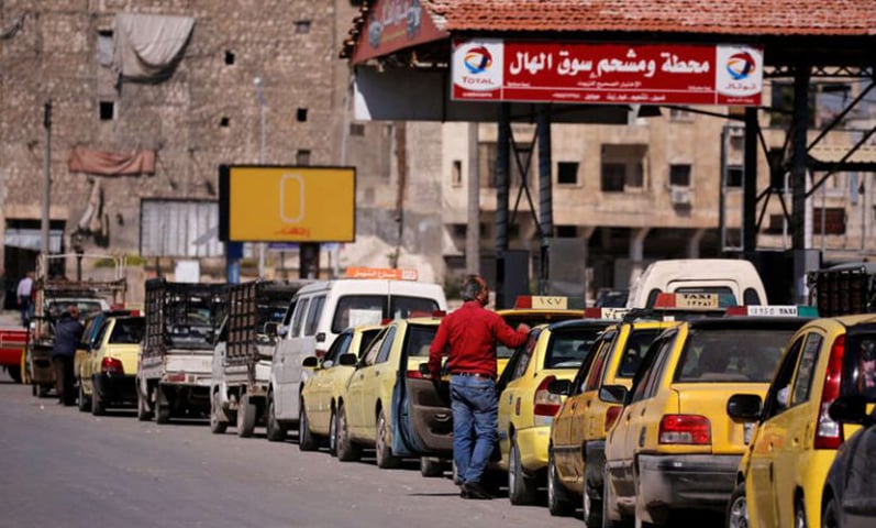دمشق: بعد ارتفاع أسعار البنزين.. توقعات بتضاعف أسعار الخبز والمازوت 