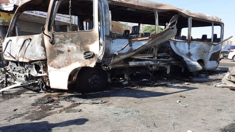 دمشق: قتيل وجرحى بانفجار حافلة مبيت عسكري للنظام