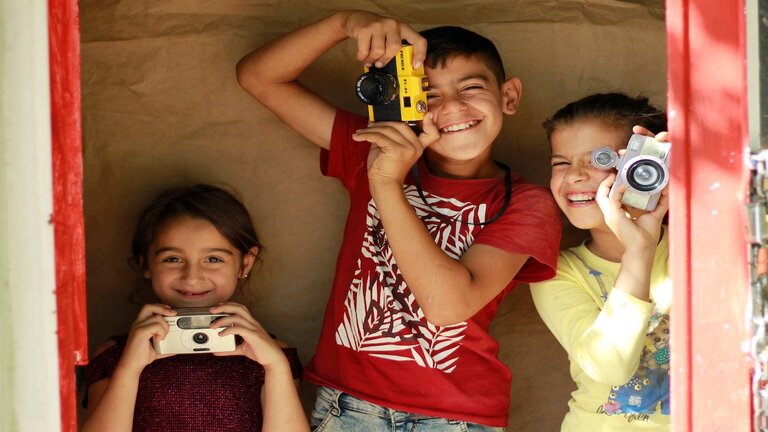 مشروع لتعليم الأطفال السوريين بولاية ماردين التركية فنون التصوير الفوتوغرافي
