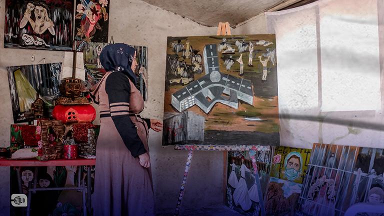 إدلب.. رسامة سورية تجسد معاناة المعتقلين بلوحاتها 