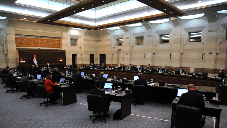 دمشق:  4 وزراء في حكومة عرنوس تطالهم العقوبات الأوروبية