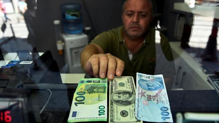 تركيا: الهوية شرط عند تصريف العملات التي تتجاوز 100 دولار 