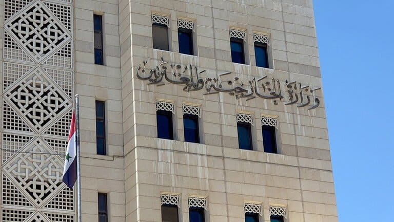 خارجية النظام: بدء استقبال معاملات المقيمين خارج سوريا وإنجازها إلكترونياً