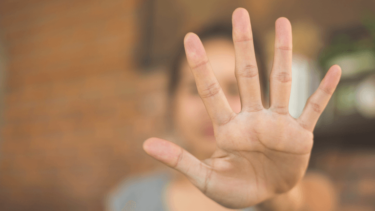 العنف ضد المرأة ليس فقط الضرب أو الإهانة اللفظية!