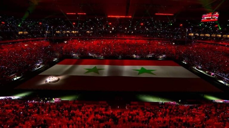 استعراض العلم الأحمر السوري في قطر.. بين رافض ومبرر 