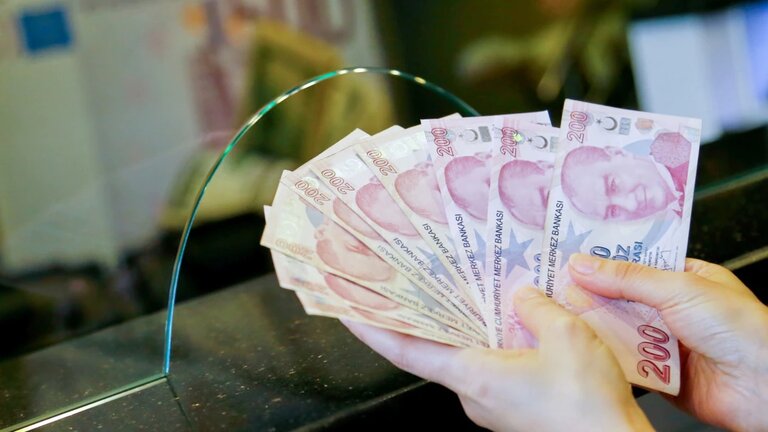 تركيا.. أبرز القرارات الأخيرة المتعلقة بالليرة والأجور لعام 2022