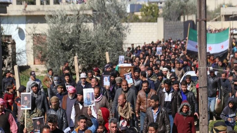 شعارات الثورة السورية حاضرة ضمن تشييع في درعا (فيديو)