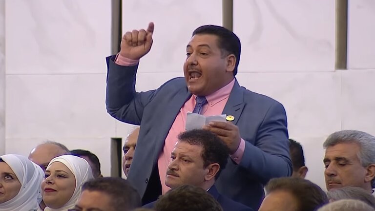 لسخريته من مقاطعي خطاب الأسد.. أكاديمي: حياتي المهنية مهددة