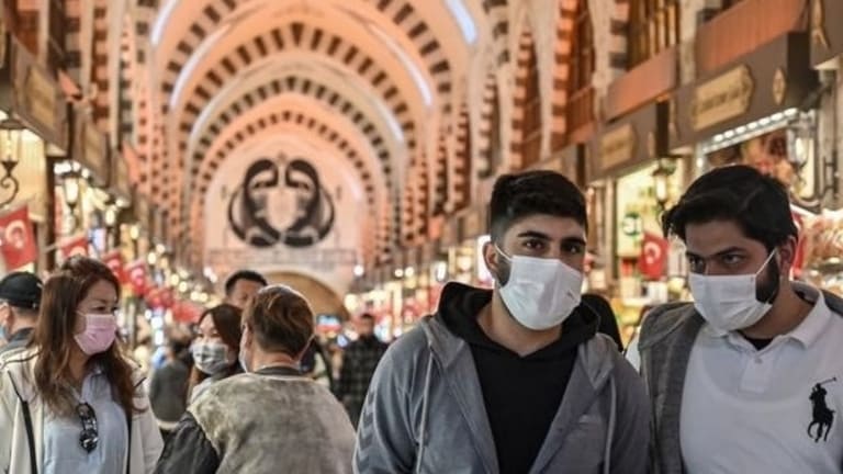 تركيا تلغي إلزامية ارتداء الكمامة الطبية بشروط