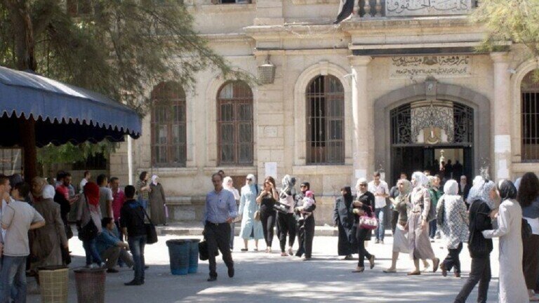 جامعة دمشق تلغي فصل أكاديمي سخر من مقاطعي خطاب الأسد