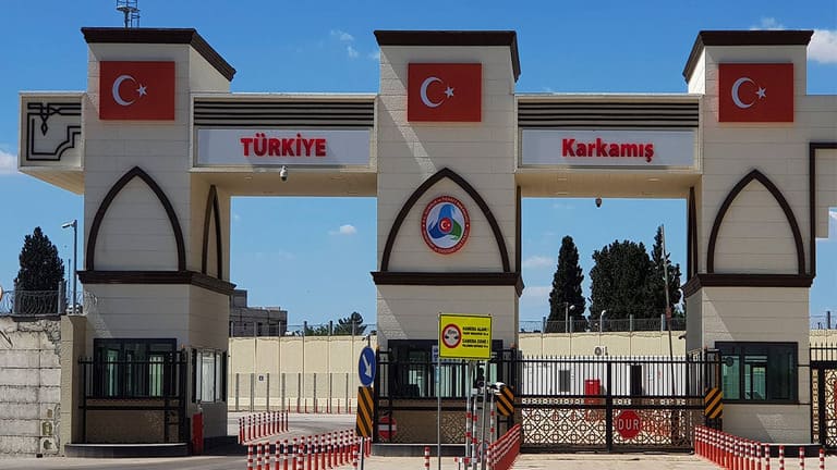 للسوريين في عنتاب.. معبر جرابلس يفتح باب التسجيل على الإجازات 