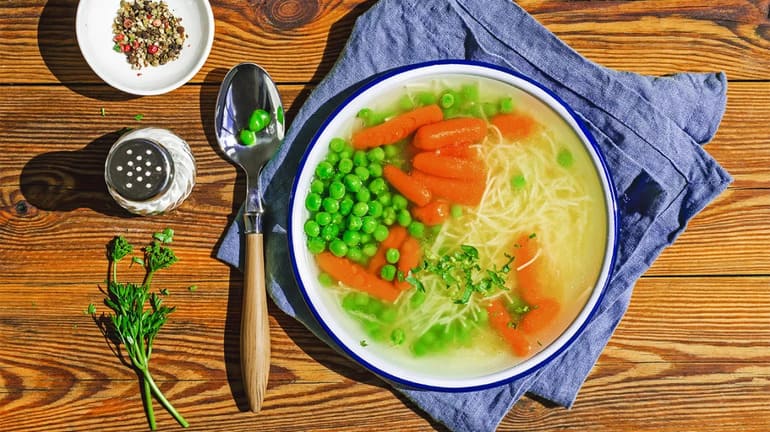شوربات صحية متنوعة في رمضان لا يمكن الاستغناء عنها