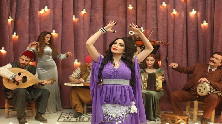 أبرزهم نسرين طافش .. ممثلات سوريات اقتحمن عالم الغناء (فيديو)