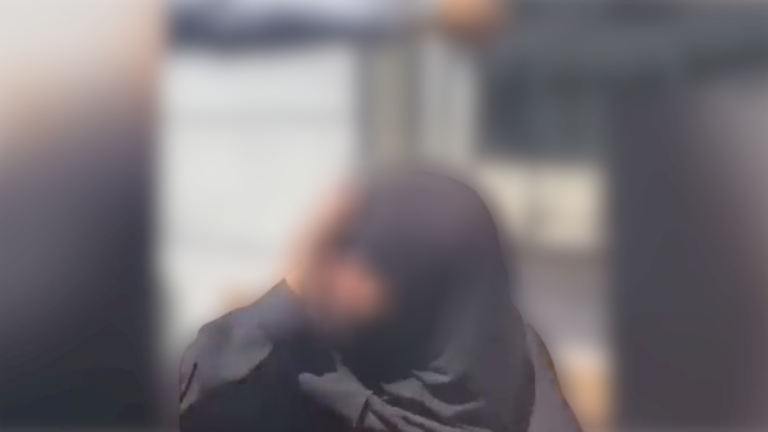 غازي عنتاب .. اعتقال رجل ركل بقدمه وجه سيدة مسنة 