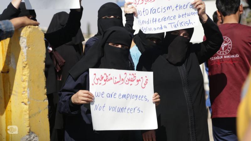 اعتداء على إعلاميين خلال احتجاجات للكوادر الصحية شمالي سوريا
