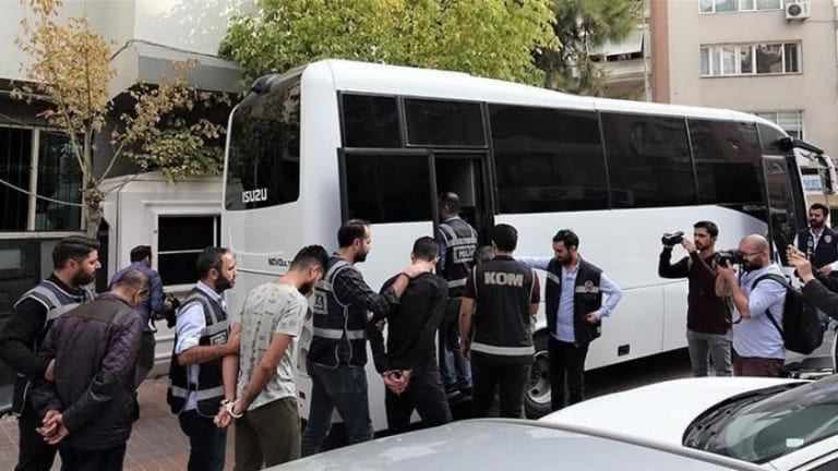 تخوّفات من ترحيل عشرات السوريين في مخيم أضنة