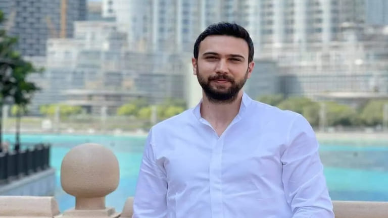 هل رفضت قنصلية النظام السوري طلب تسوية وضع الشيف عمر؟