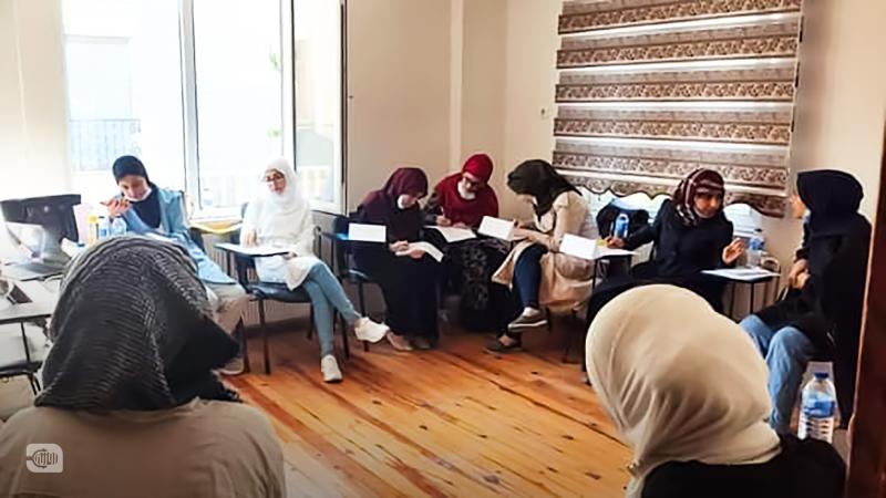 هل تقدم المنظمات النسوية تدريبات تساعد على تغيير واقع النساء؟