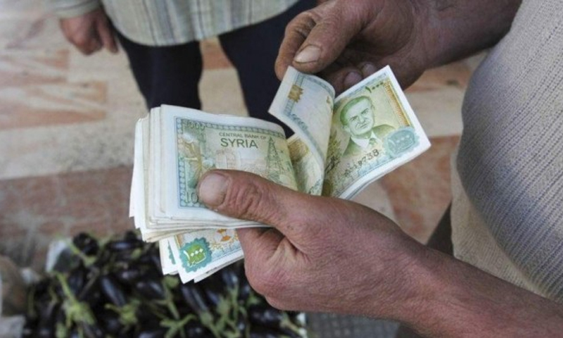 هل تأقلم السوريون مع تدهور قيمة عملتهم المحلية؟