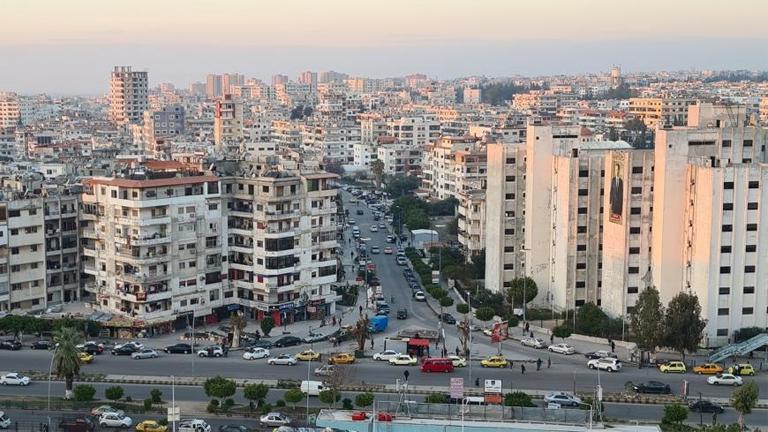 بهدف السرقة.. شاب ينهي حياة جدته وعمته في اللاذقية 