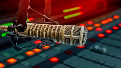 فرصة عمل .. روزنة تبحث عن معد/مُعدّة ومقدم/مُقدّمة برامج