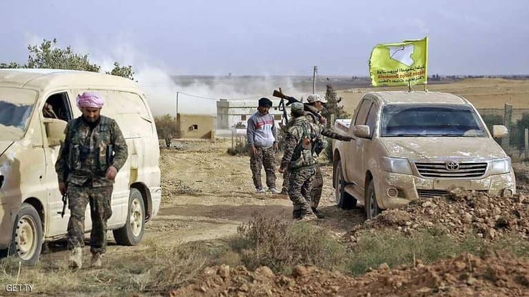 دير الزور: نساء يلجأن للقابلات من أجل الولادة بسبب الاشتباكات