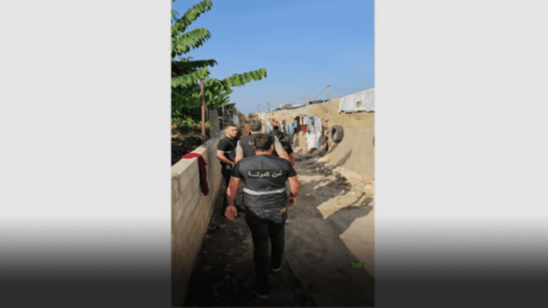 السلطات اللبنانية تزيل مخيماً 