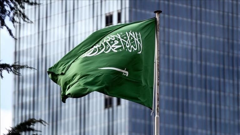 السعودية تحذّر مواطنيها من السفر إلى دول بينها سوريا
