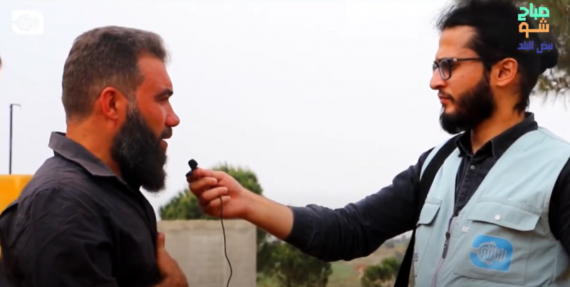 أهالي تجمع الإحسان يعانون من صعوبة الوصول لخيامهم
