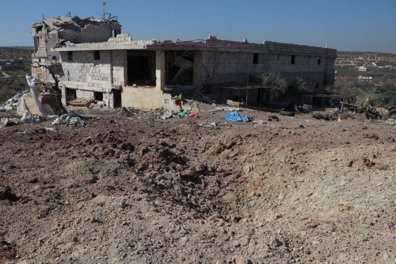 قتيل وجرحى بغارات روسية على ورشة أخشاب في إدلب