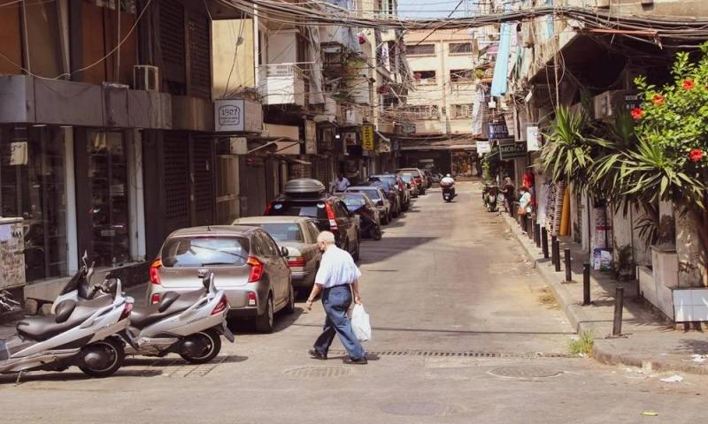 الشارع اللبناني يغلي وعقاب جماعي للاجئين السوريين
