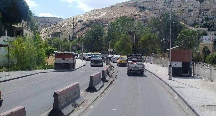 ريف دمشق: اعتقال ثلاثة شباب عائدين من لبنان بسبب الحرب