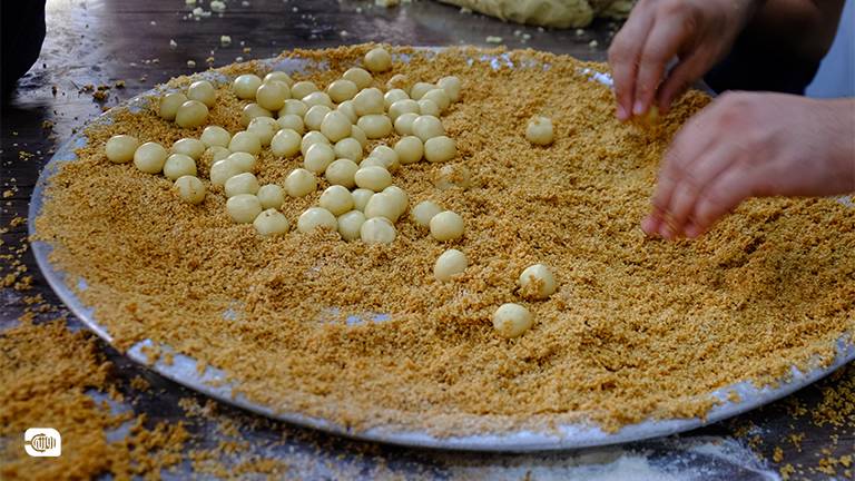 صناعة حلويات العيد في مدينة أريحا