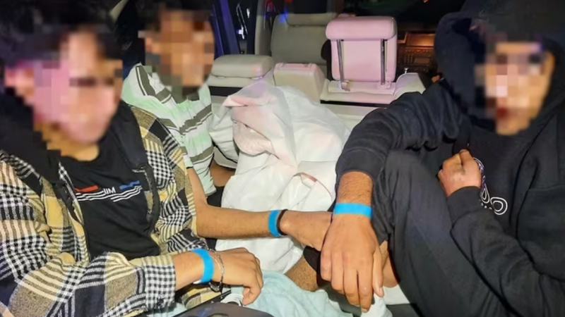 ألمانيا: سوريون في صندوق سيارة وتحقيق بعملية تهريب 