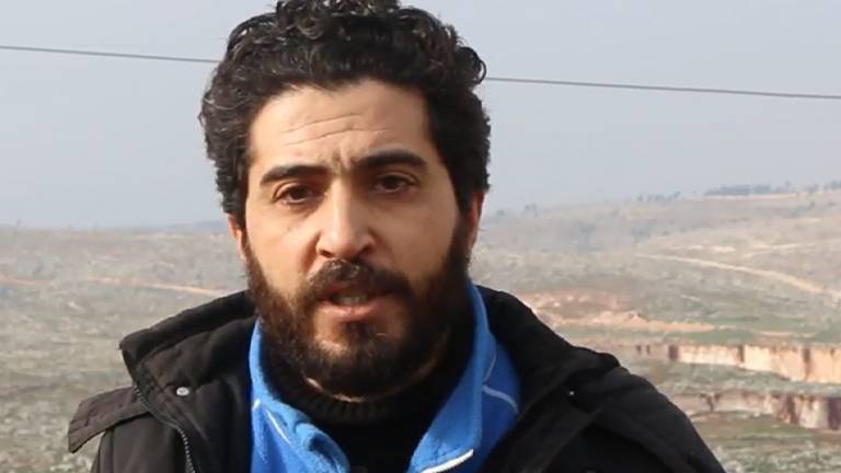 اعتقال رسام لوحات كفرنبل شمالي حلب.. ومصادر لروزنة: تهمة باطلة