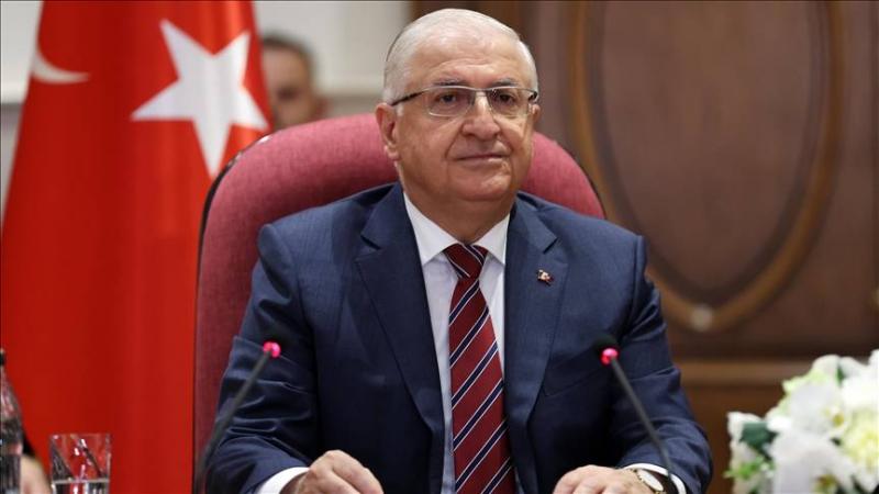 وزير الدفاع التركي: بعد توفر الظروف المناسبة قد تجتمع تركيا بالنظام السوري