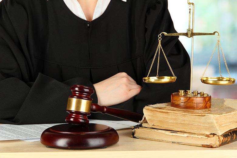 10 فوائد للاستعانة أو توكيل المحامي في سوريا