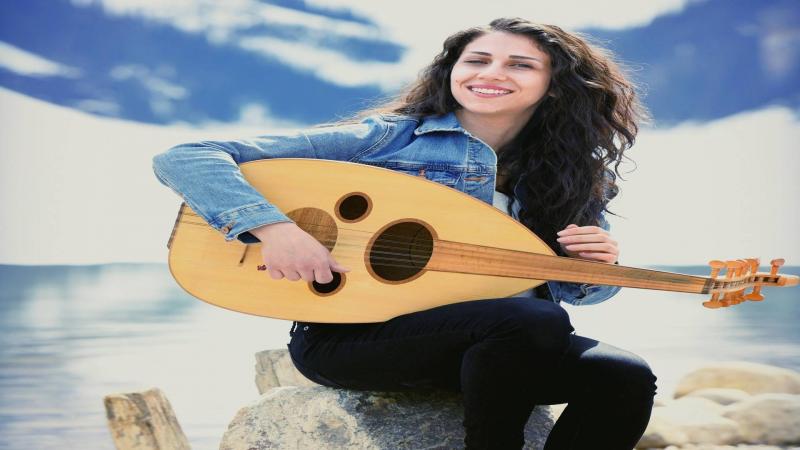 آية مهنا.. صوت يعيد إحياء التراث السوري بروح معاصرة
