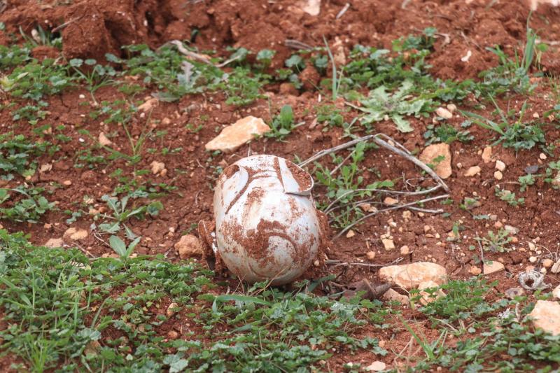 إصابة مدنيين بمخلفات الحرب والألغام بريف إدلب الجنوبي