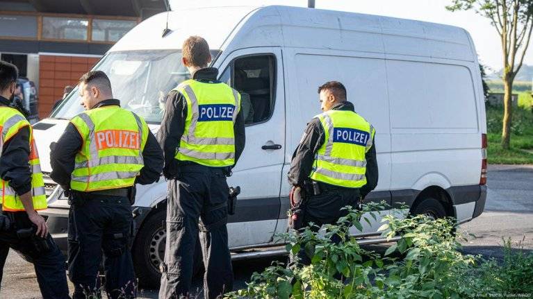 ألمانيا: مطالبات بتشديد الإجراءات أكثر على طالبي اللجوء