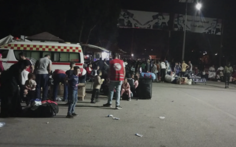 Night congestion at al-Dabousiya crossing as Syrians and Lebanese trapped between war and uncertainty