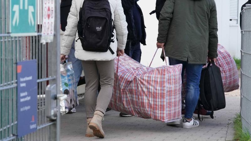 حوافز متواضعة لعودة السوريين من ألمانيا.. وناشط: نقاشات تتجاهل الواقع